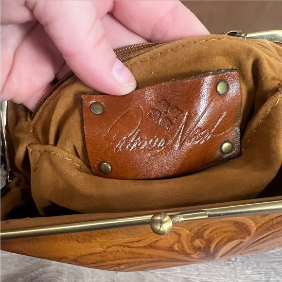 PATRICIA NASH Chesnut Brown Savena Burnished Tooled Leather Kiss-Lock Wristlet - Picture 10 of 12